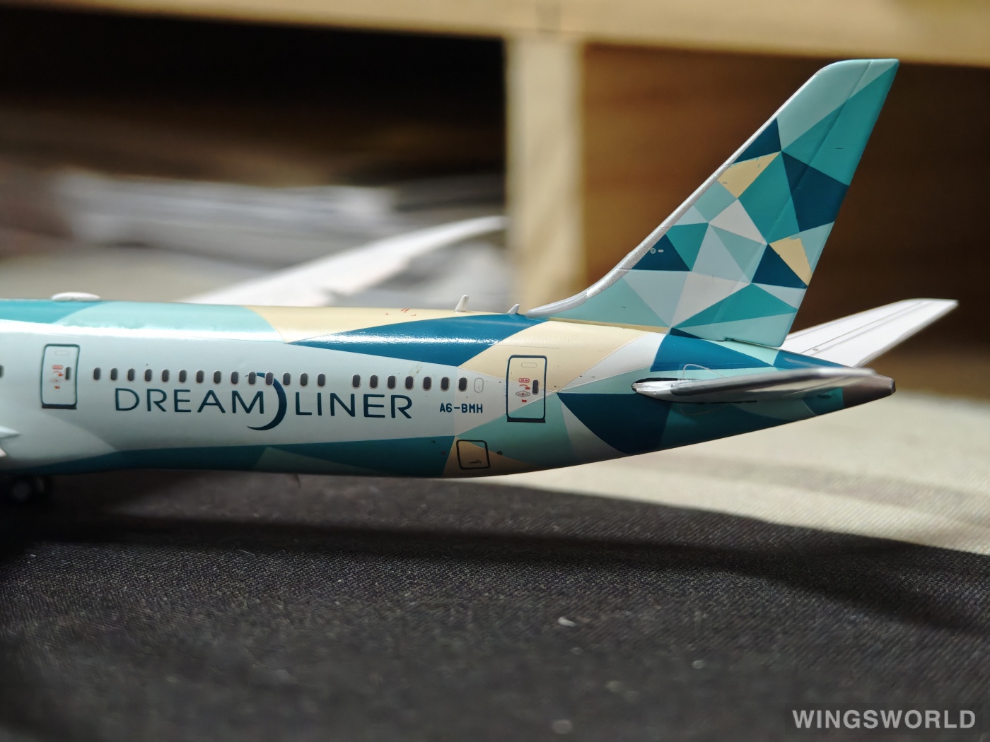 JC Wings 1:400 XX4300A Etihad Airways 阿提哈德航空 Boeing 787-10 A6-BMH