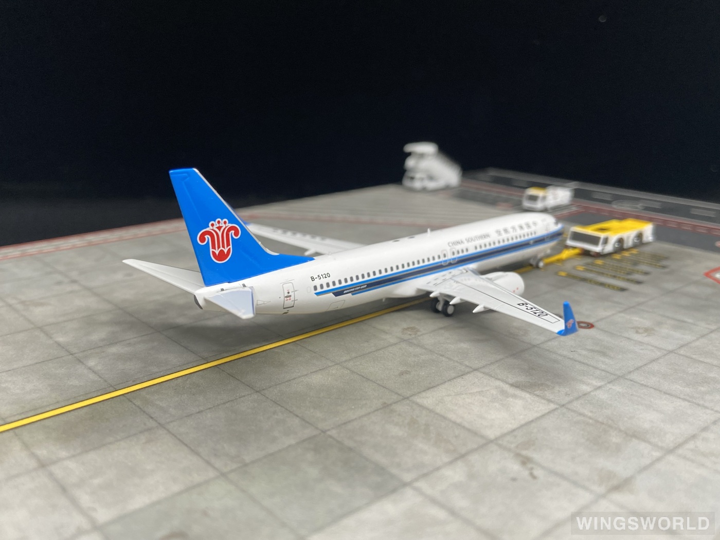 Creating Dreams Wings 1:400 38CZA2 China Southern 中国南方航空 Boeing 737-800 B-5120