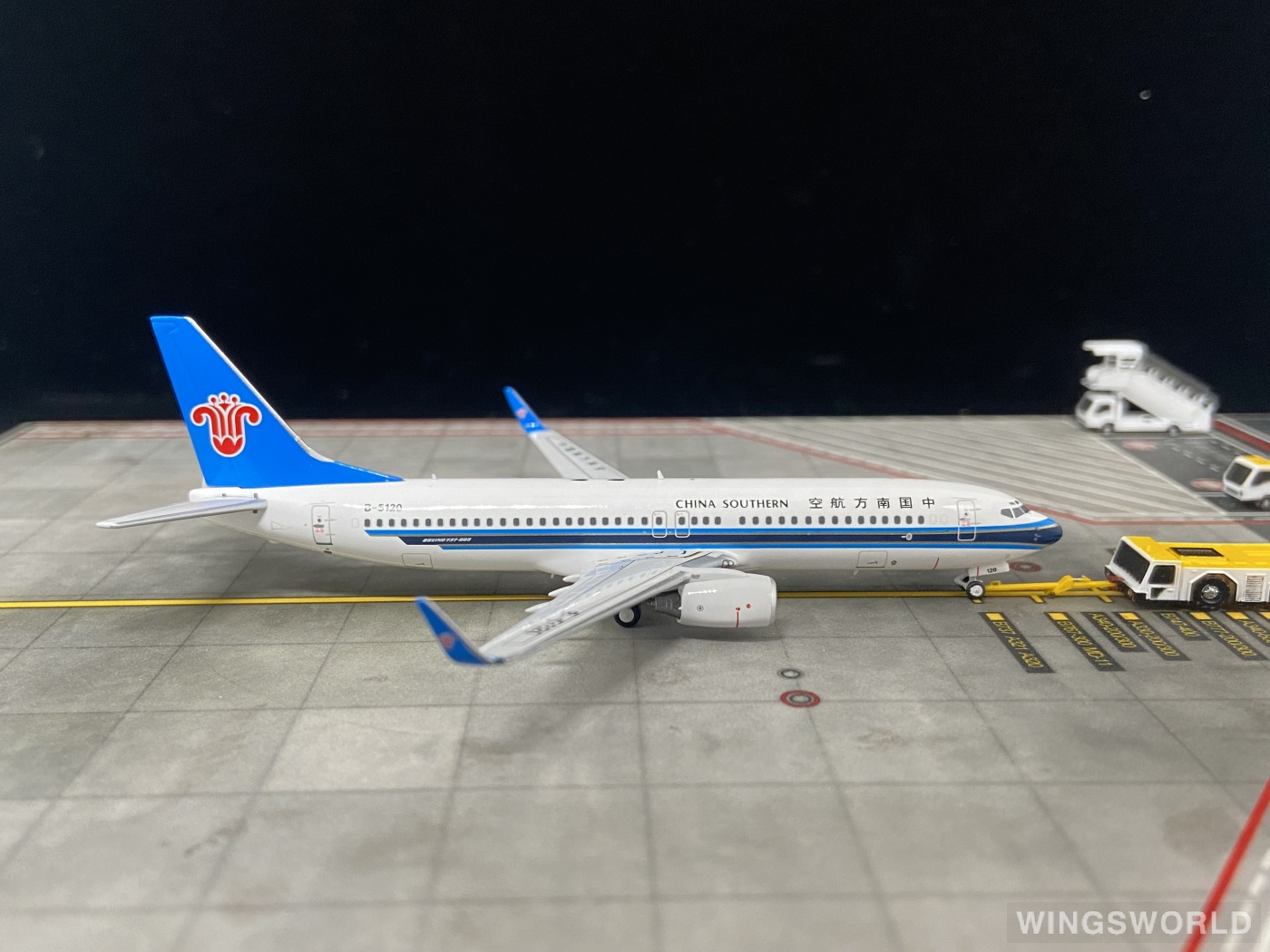 Creating Dreams Wings 1:400 38CZA2 China Southern 中国南方航空 Boeing 737-800 B-5120