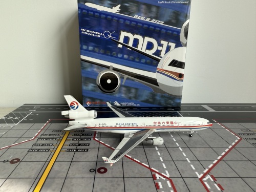 Undefined Collectibles 1:400 McDonnell Douglas MD-11 China