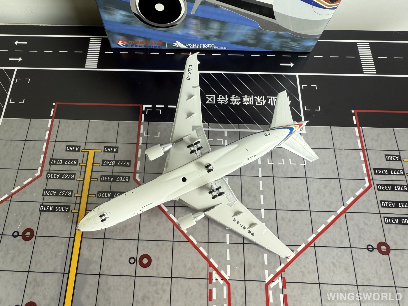 Undefined Collectibles 1:400 UC11MUA4 China Eastern 中国东方航空 McDonnell Douglas MD-11 B-2173