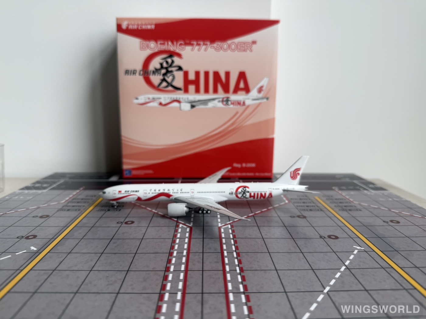 NGmodels 1:400 NG73048 Air China 中国国际航空 Boeing 777-300ER B-2006