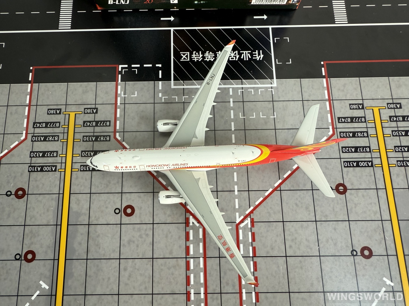 Phoenix 1:400 PH04179 Hong Kong Airlines 香港航空 Airbus A330-200 B-LNJ
