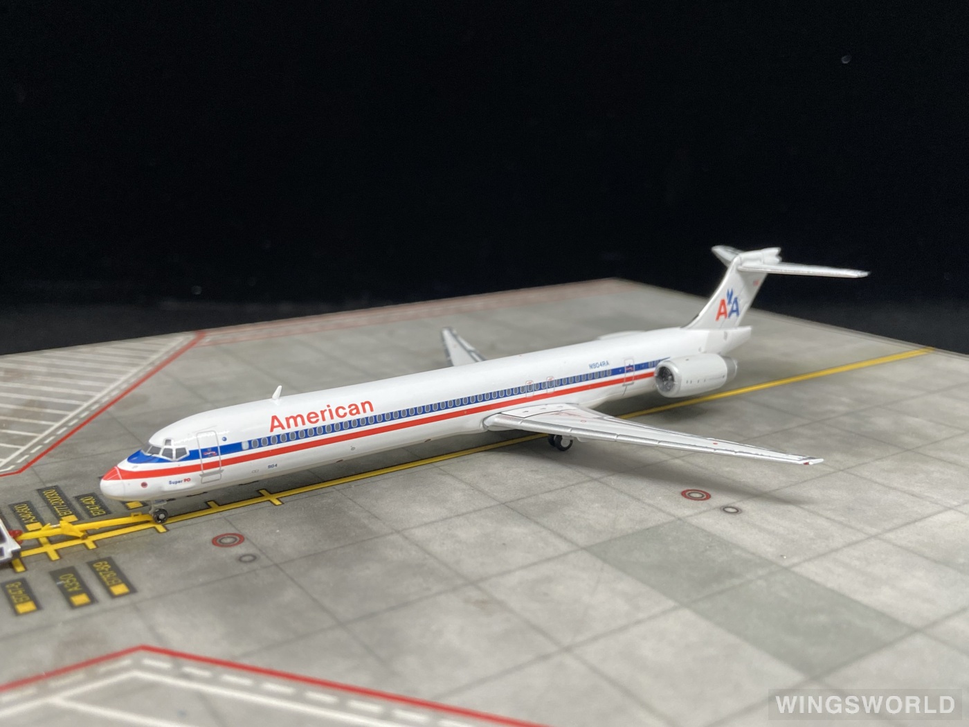 Geminijets 1:400 GJAAL1566 American Airlines 美国航空 McDonnell Douglas MD-90 N904RA