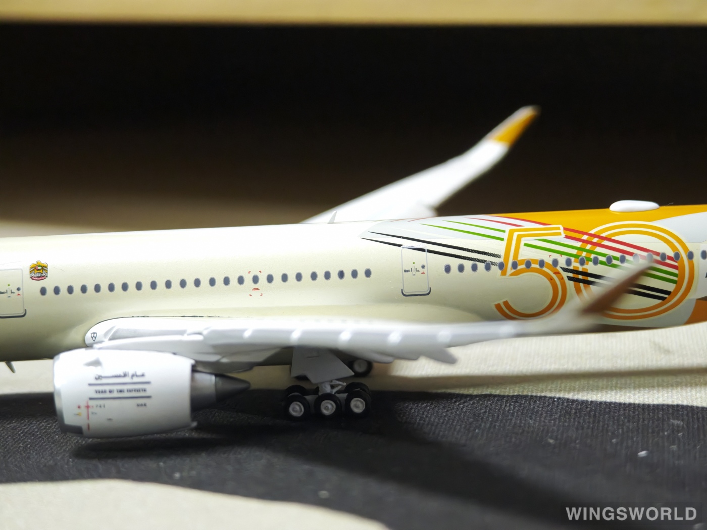 JC Wings 1:400 XX4496A Etihad Airways 阿提哈德航空 Airbus A350-1000 A6-XWB