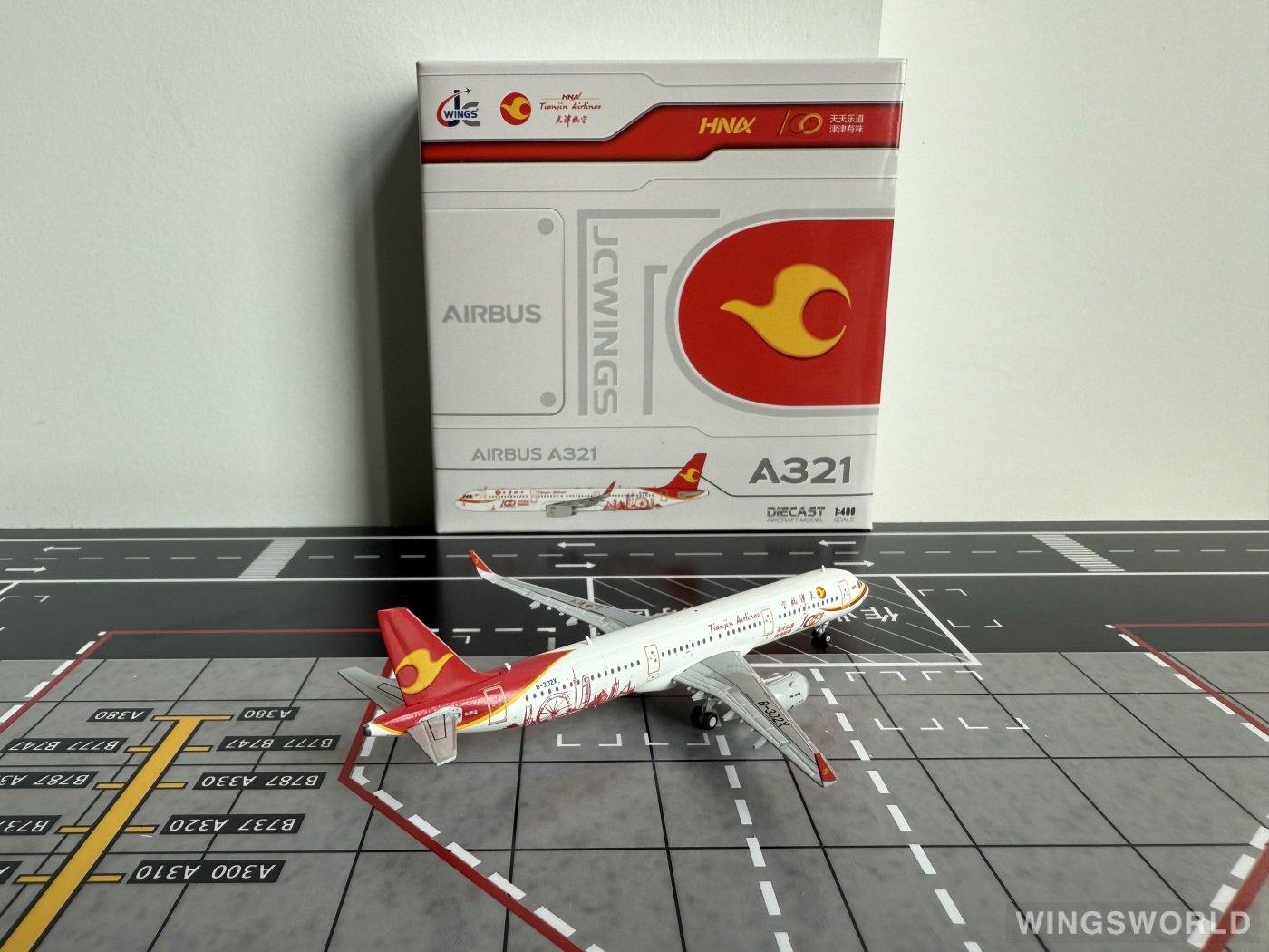 JC Wings 1:400 XX4985 Tianjin Airlines 天津航空 Airbus A321 B-302X