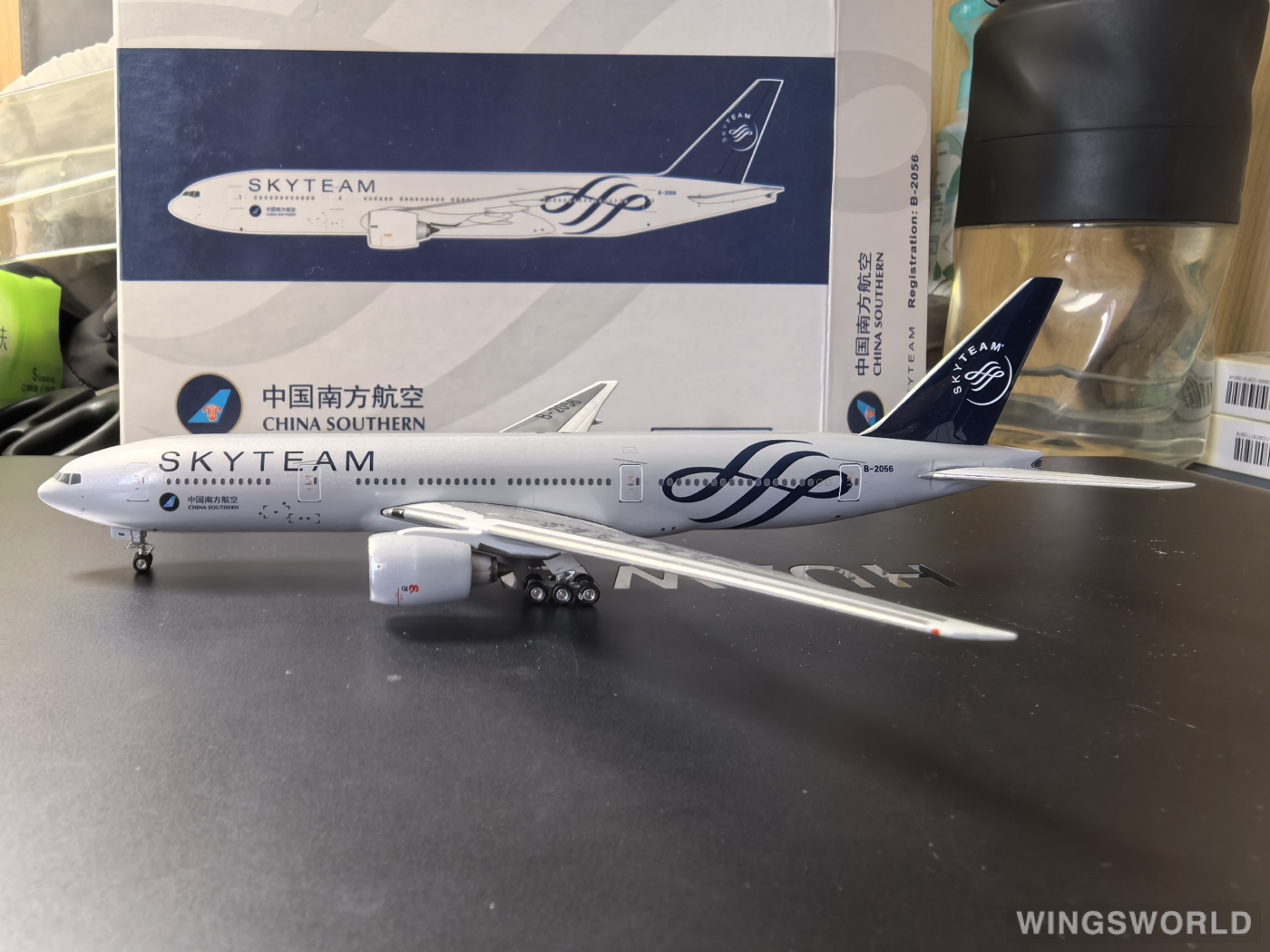 Phoenix 1:400 PH10333 China Southern 中国南方航空 Boeing 777-200 B-2056