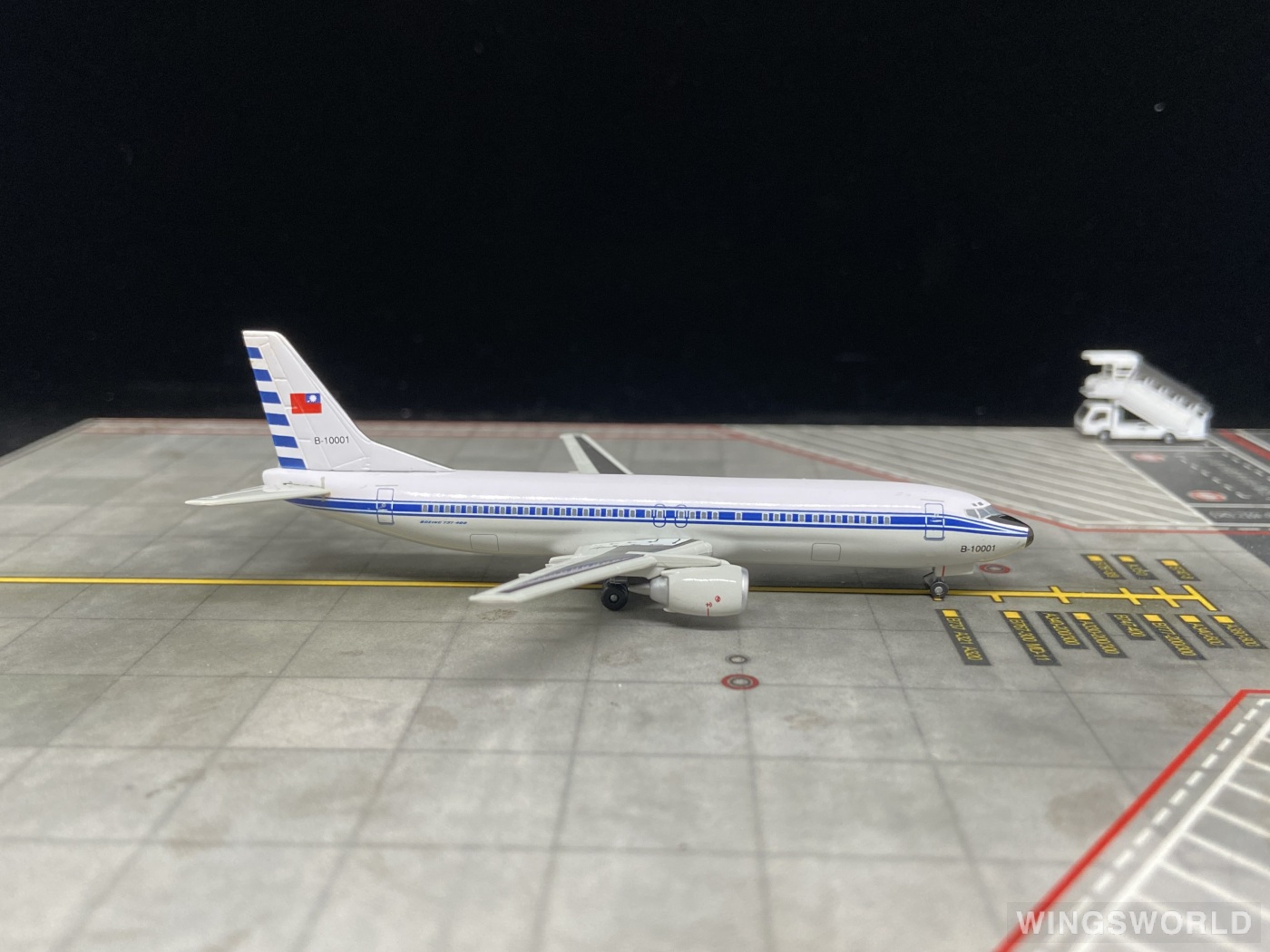 Dragon Models 1:400 55355-2 ROCAF 中国台湾空军 Boeing 737-400 B-10001