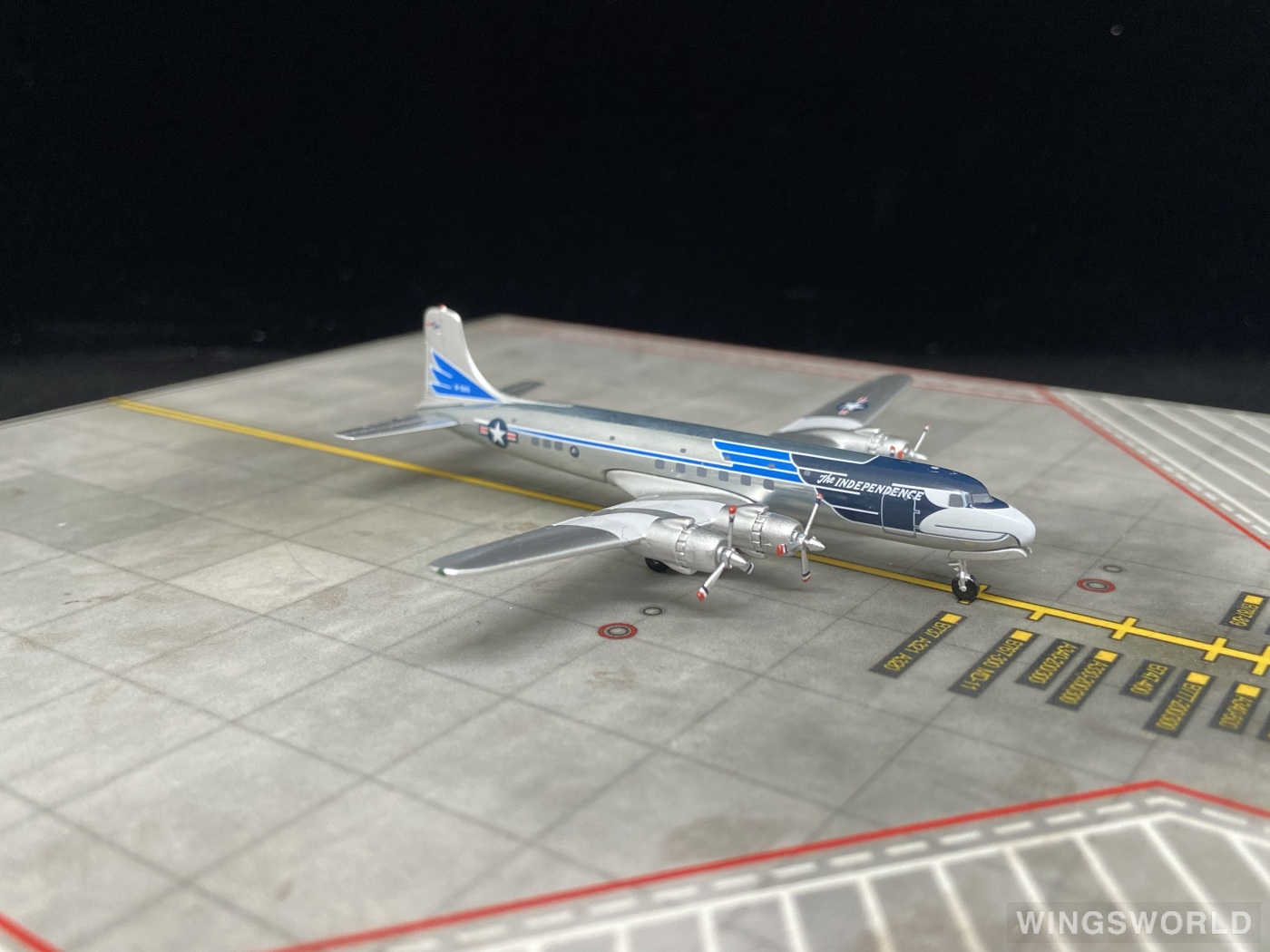 AeroClassics 1:400 AC6505 USAF 美国空军 Douglas DC-6 6-505