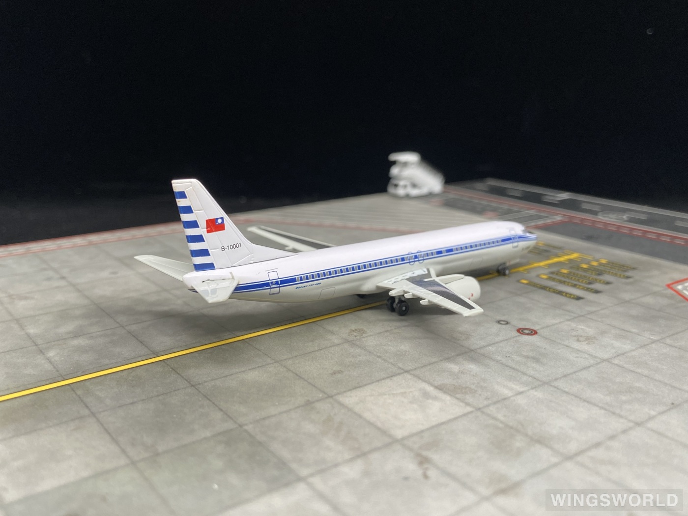 Dragon Models 1:400 55355-2 ROCAF 中国台湾空军 Boeing 737-400 B-10001