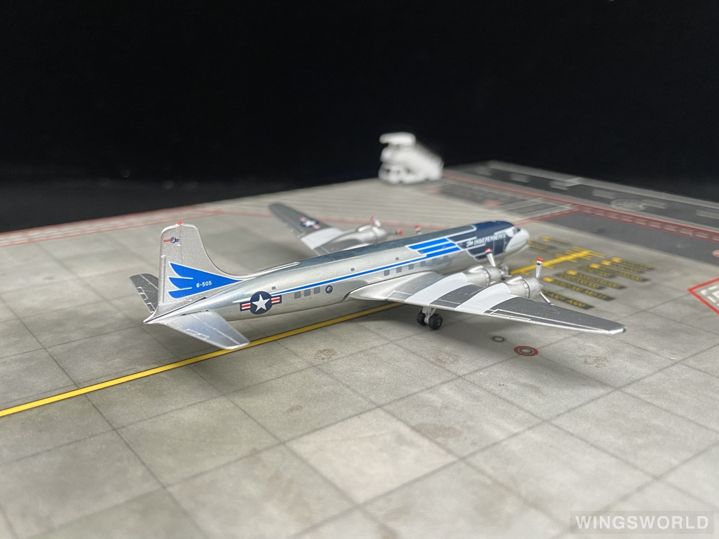 AeroClassics 1:400 AC6505 USAF 美国空军 Douglas DC-6 6-505