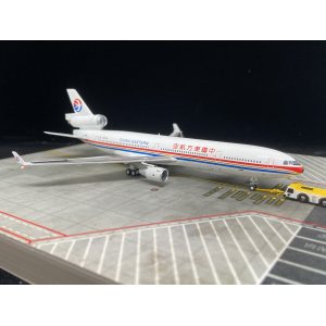 China Eastern 中国东方航空 McDonnell Douglas MD-11 B-2174  UC11MUA5 Undefined Collectibles 1:400