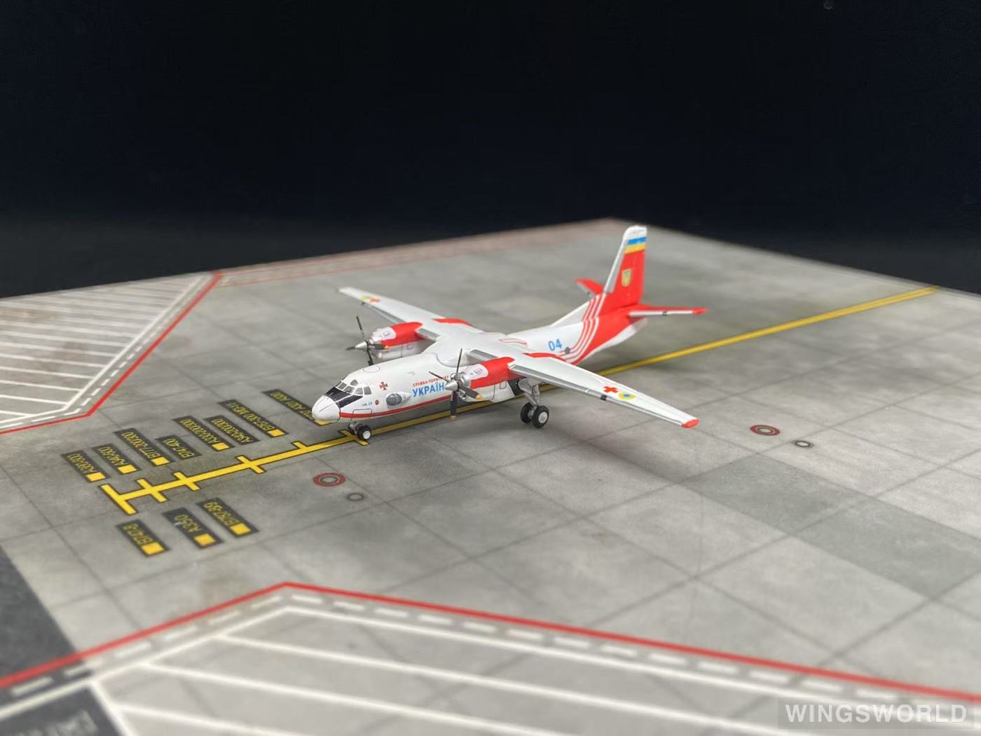 JC Wings 1:400 LH4328 Ukrainian Air Force 乌克兰空军 Antonov An-26 04