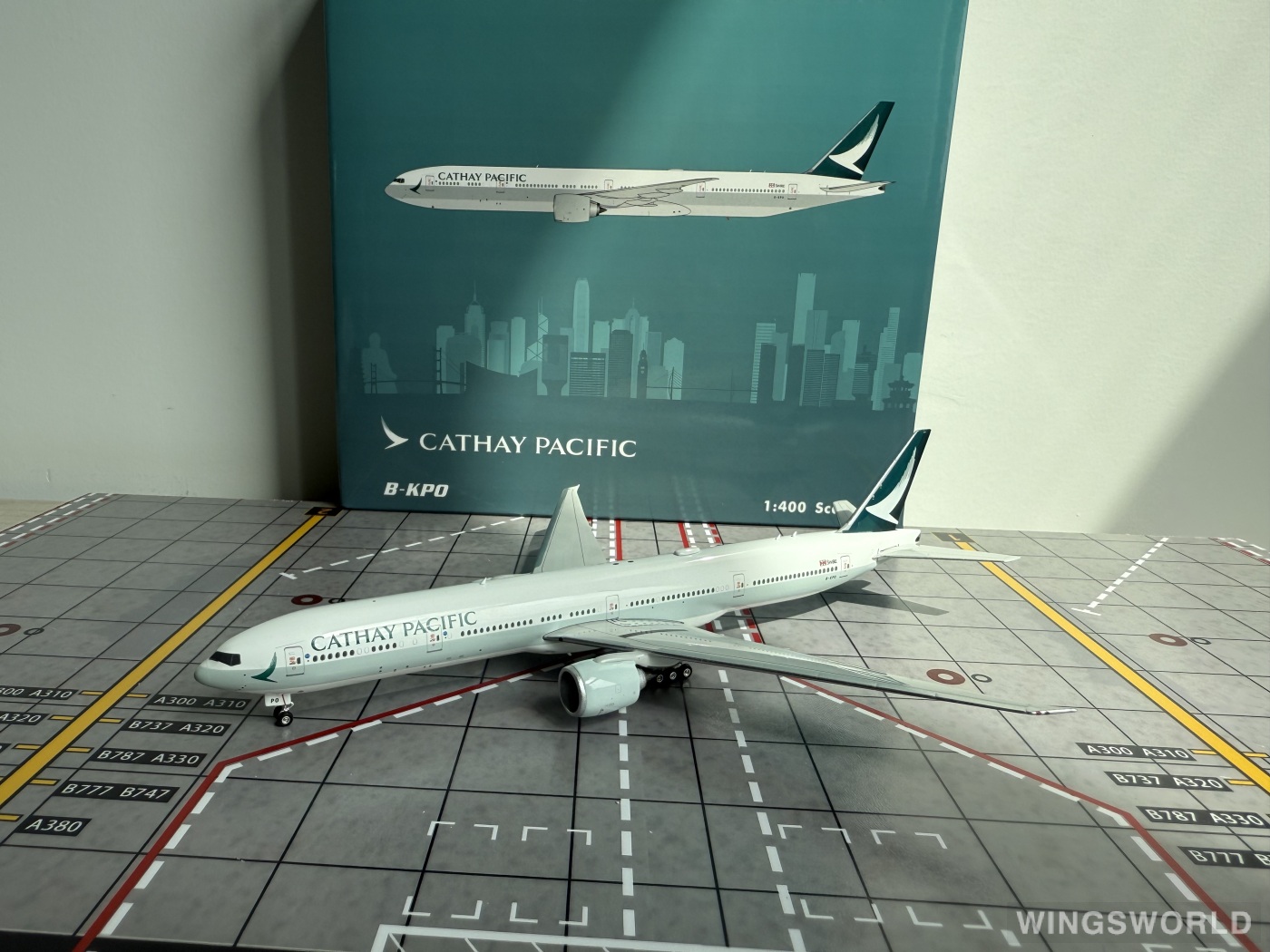 Phoenix 1:400 Boeing 777-300ER Cathay Pacific 国泰航空PH04626 B