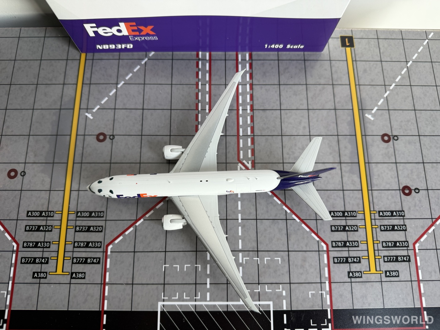 Phoenix 1:400 PH04625 FedEx 联邦快递 Boeing 777-200LR N893FD
