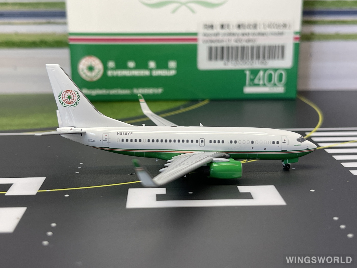 Dream Air 1:400 DAEVA888 EVA Air 长荣航空 Boeing 737-700 N888YF