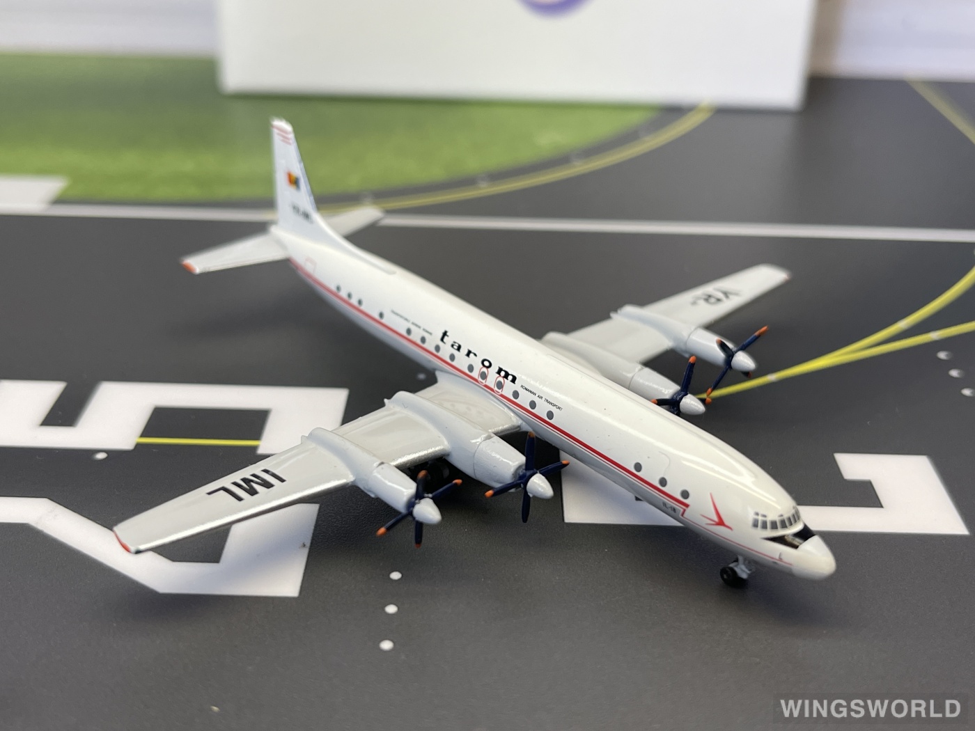 AeroClassics 1:400 AC411095 Tarom 罗马尼亚航空 Ilyushin Il-18 YR-IML