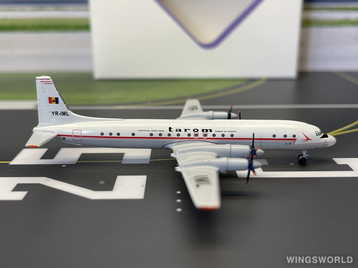 AeroClassics 1:400 AC411095 Tarom 罗马尼亚航空 Ilyushin Il-18 YR-IML