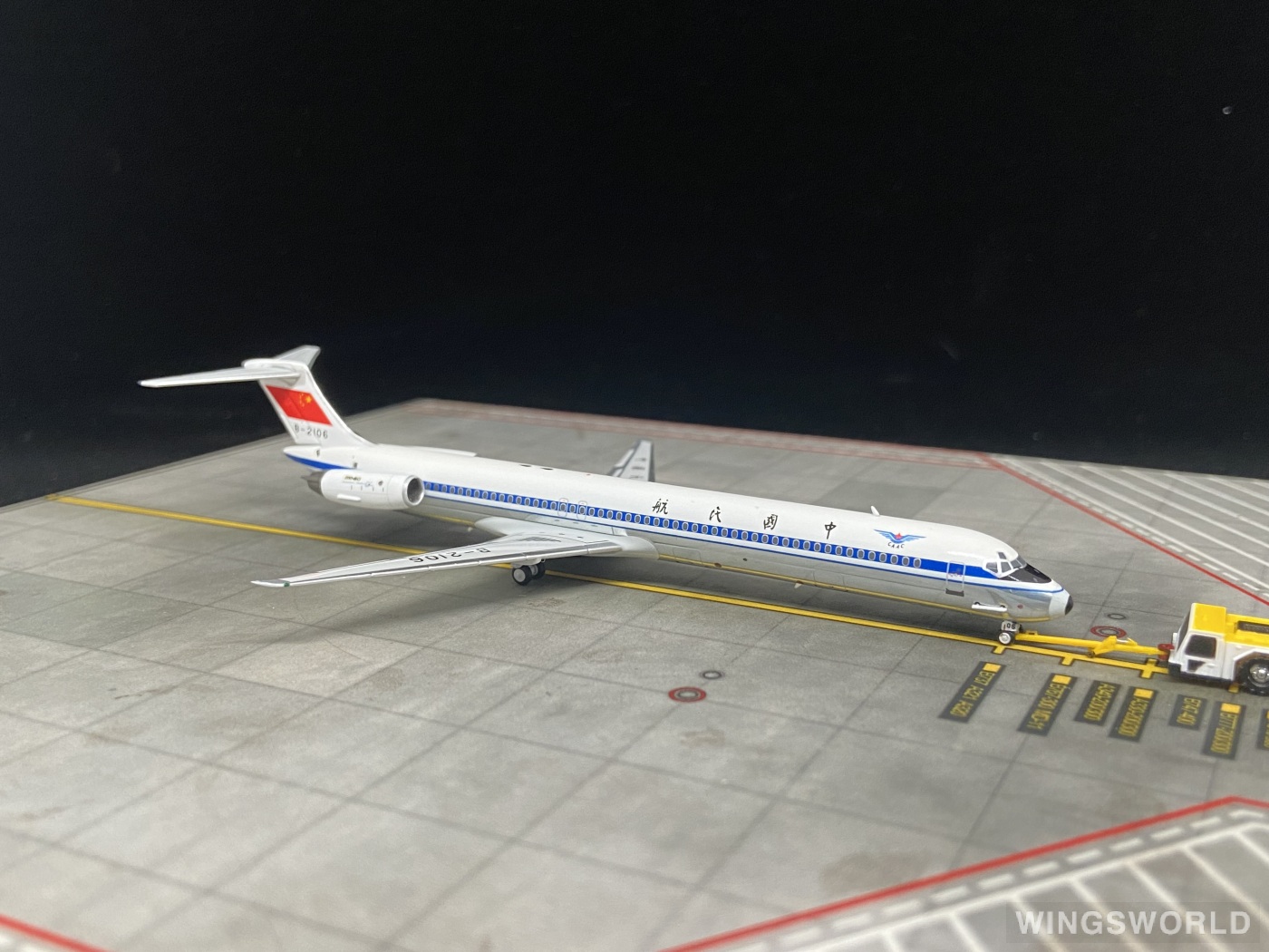 NGmodels 1:400 NG83015 CAAC 中国民航 McDonnell Douglas MD-82 B-2106