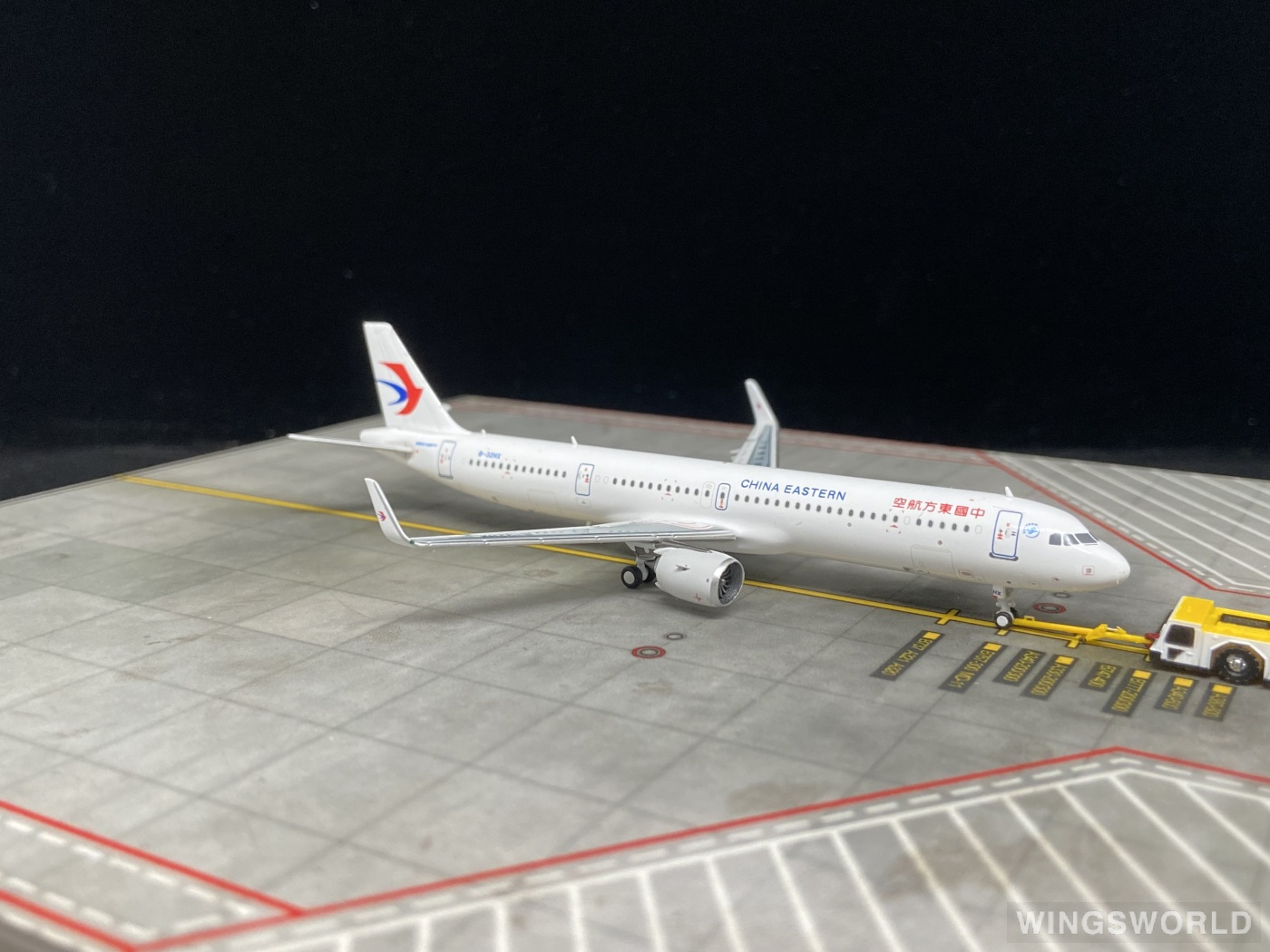 Pandamodel 1:400 PM62433 China Eastern 中国东方航空 Airbus A321neo B-32HX