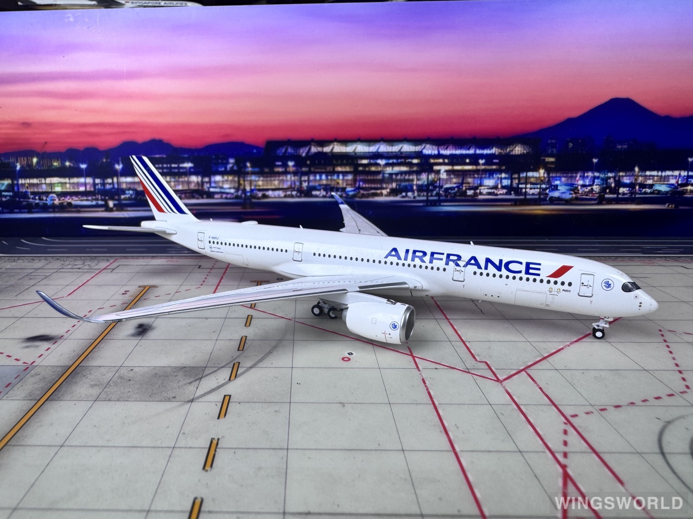 AeroPolaris 1:400 HA3590002 Air France 法国航空 Airbus A350-900 F-HUVJ