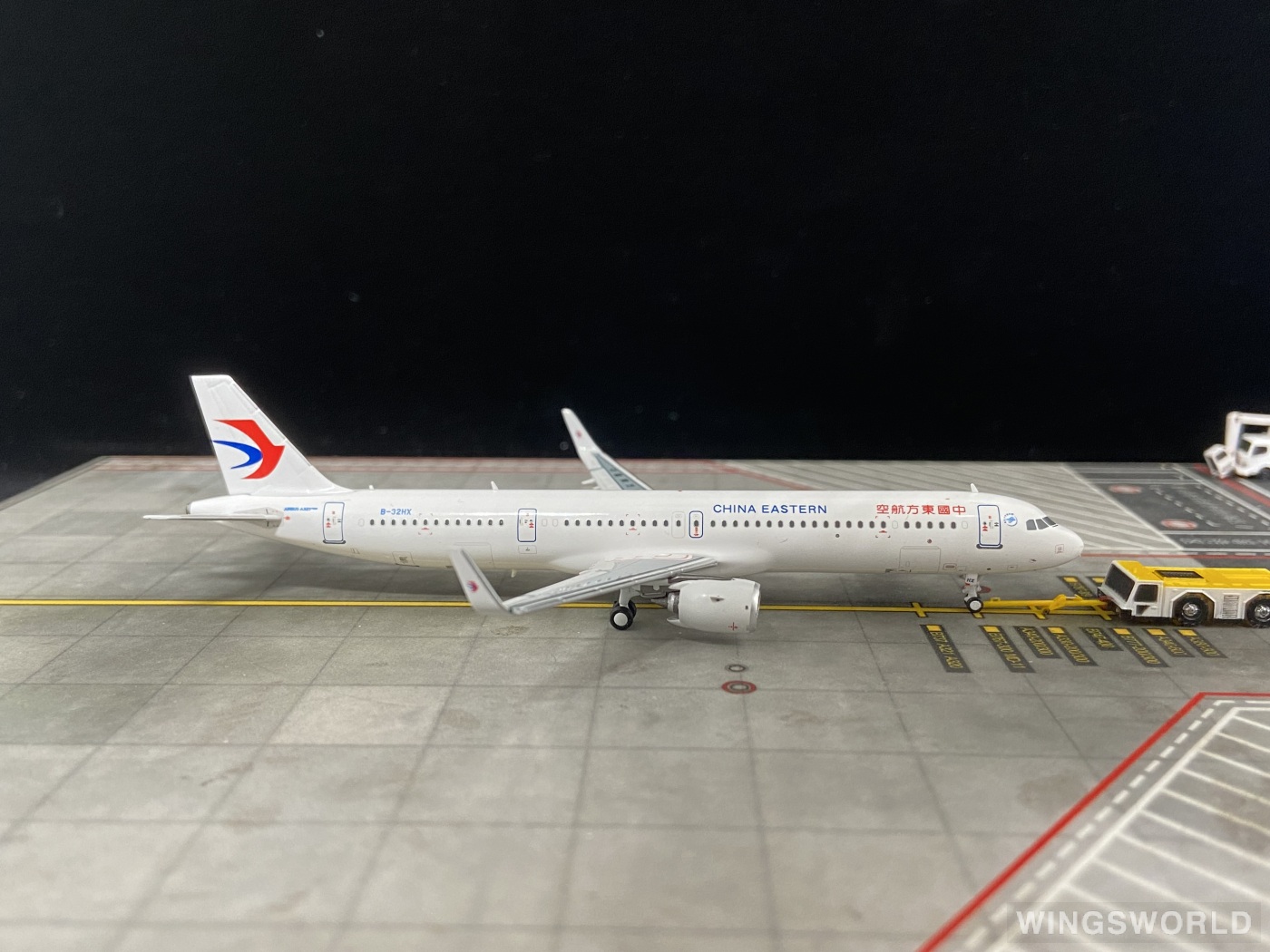 Pandamodel 1:400 PM62433 China Eastern 中国东方航空 Airbus A321neo B-32HX