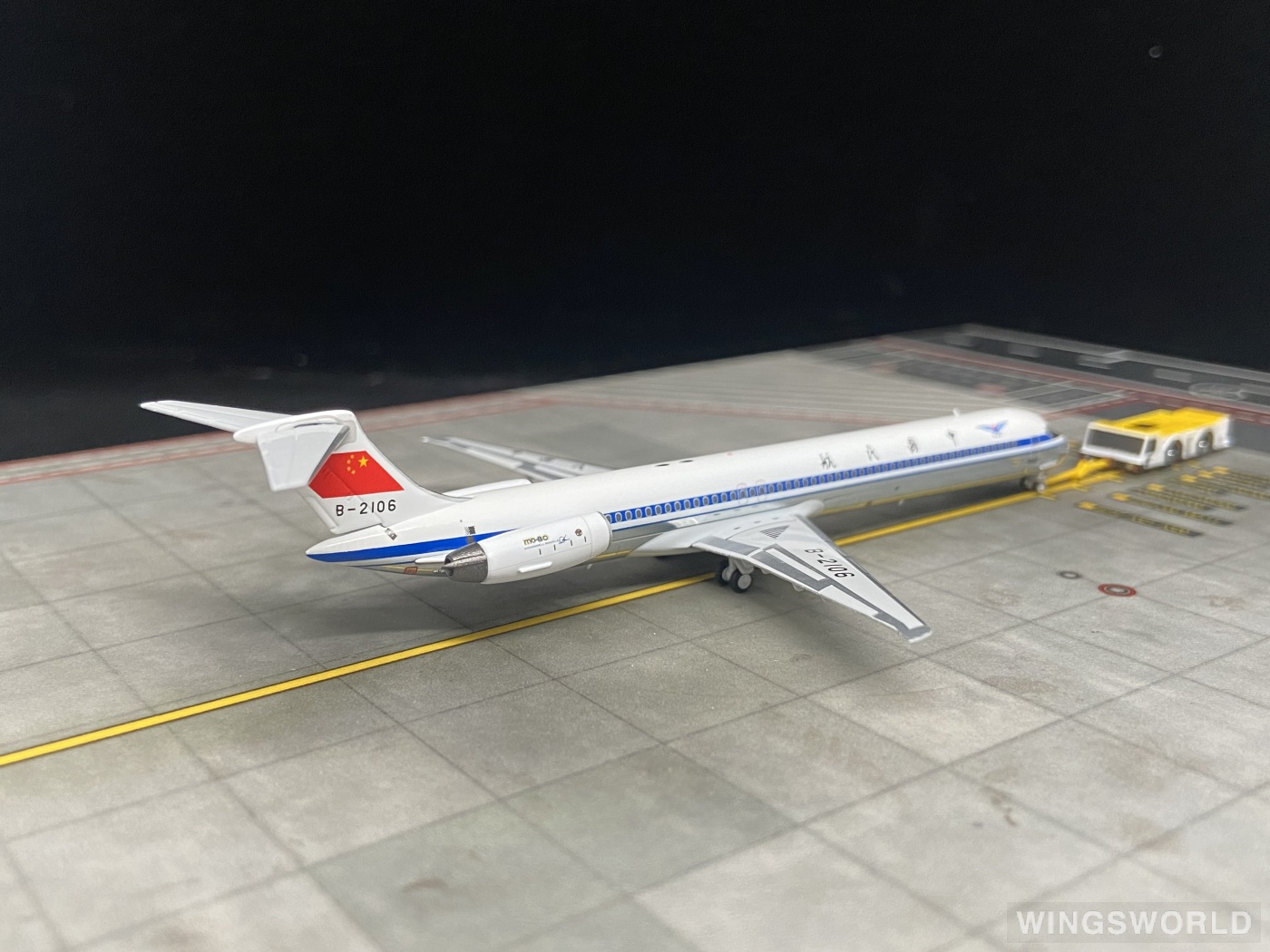 2024年新作 NGmodels 1:400 McDonnell Douglas MD-82 CAAC 中国民航NG83015 航空機・ヘリコプター