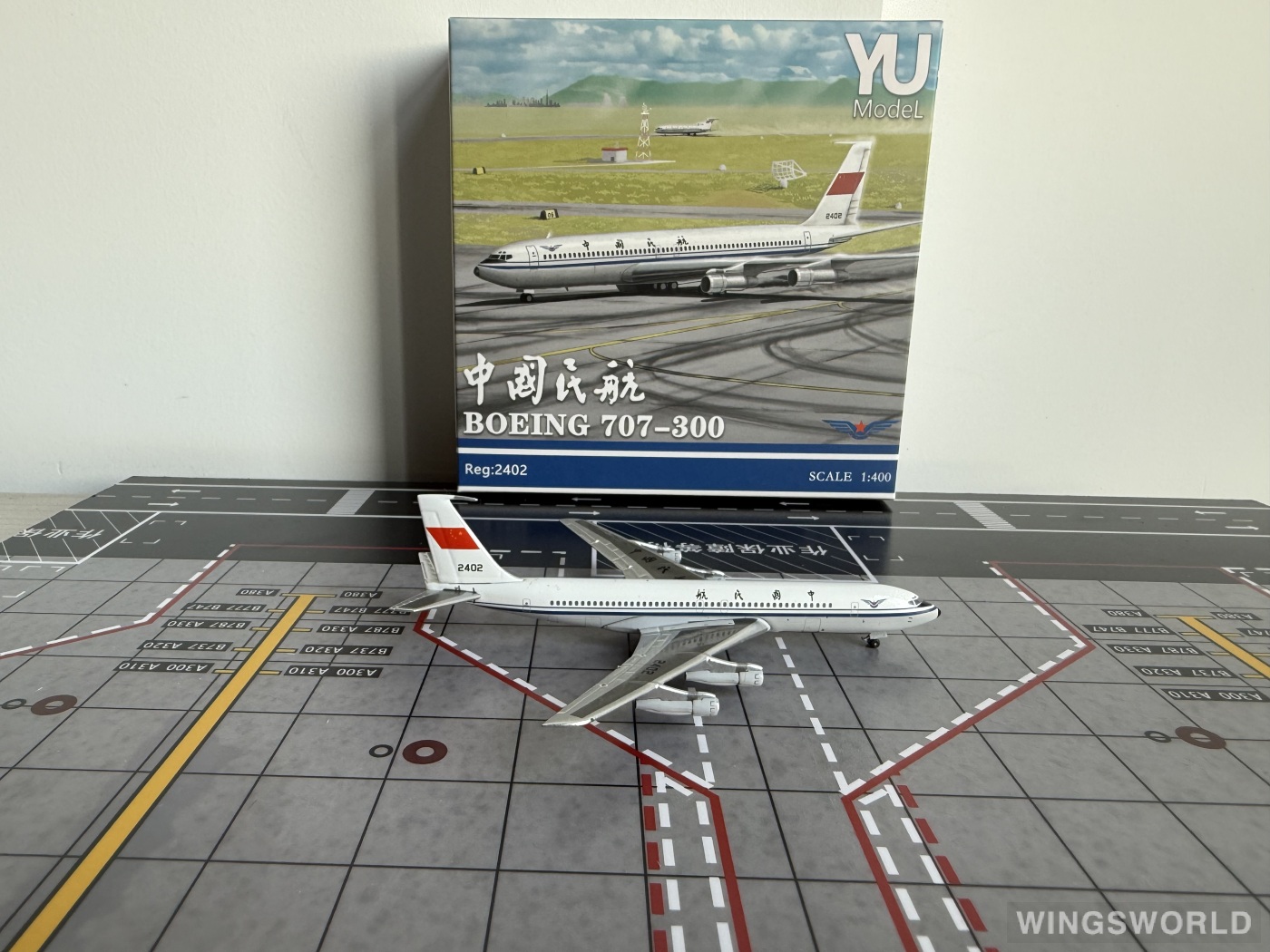 YU MODEL 1:400 YU37001 CAAC 中国民航 Boeing 707-300 2402