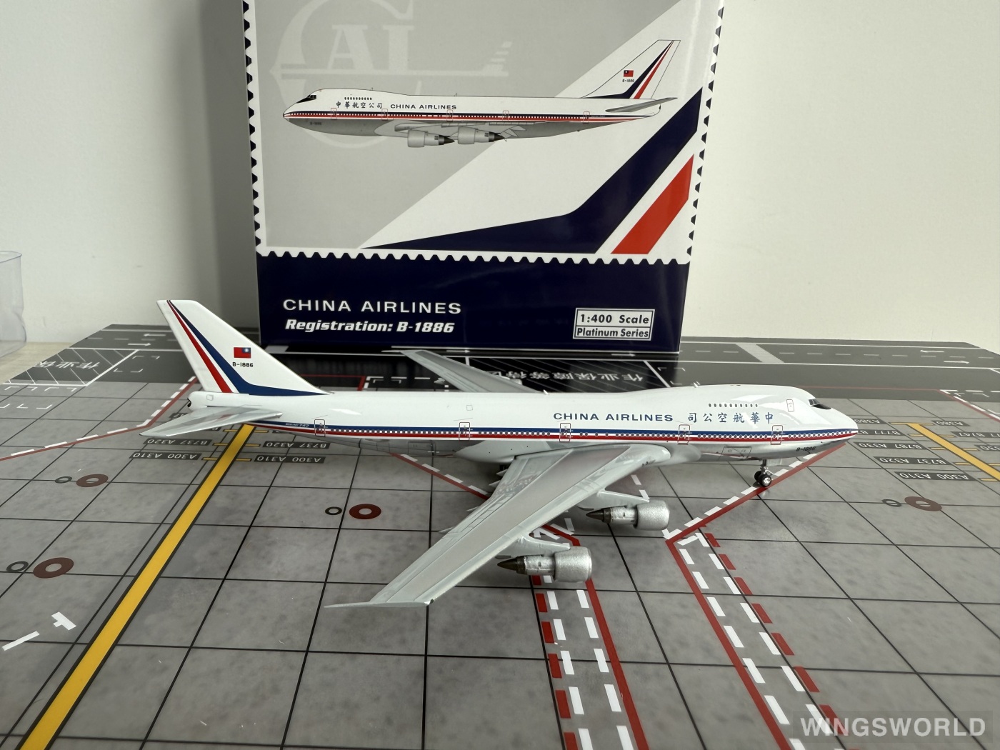 Phoenix 1:400 PH11968 China Airlines 中华航空 Boeing 747-200 B-1886