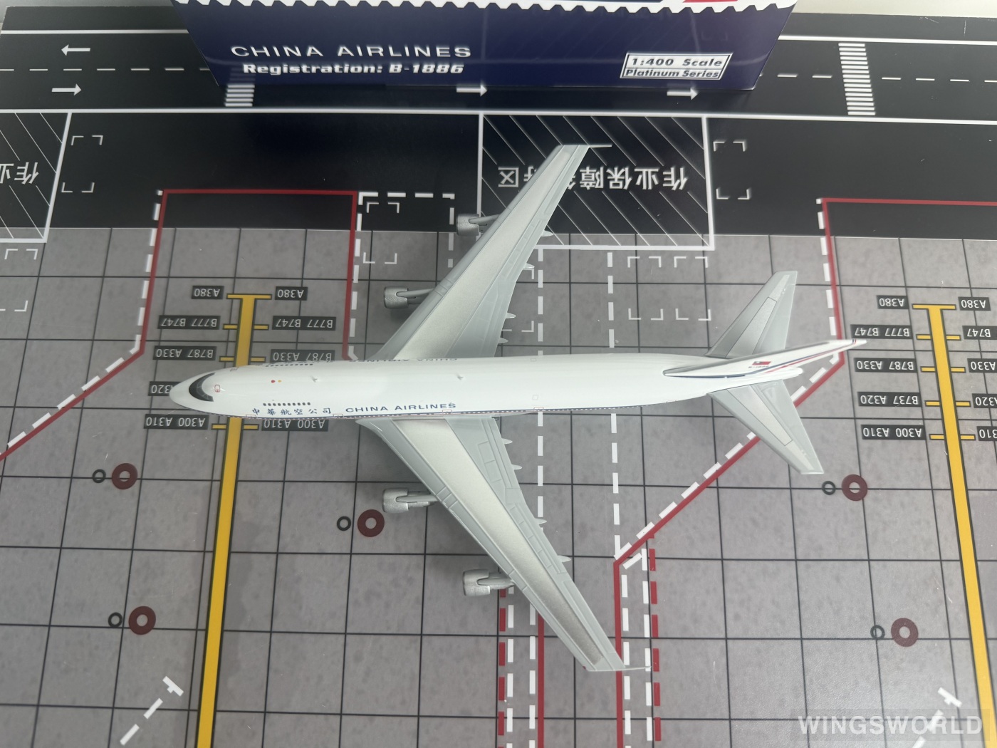 Phoenix 1:400 PH11968 China Airlines 中华航空 Boeing 747-200 B-1886