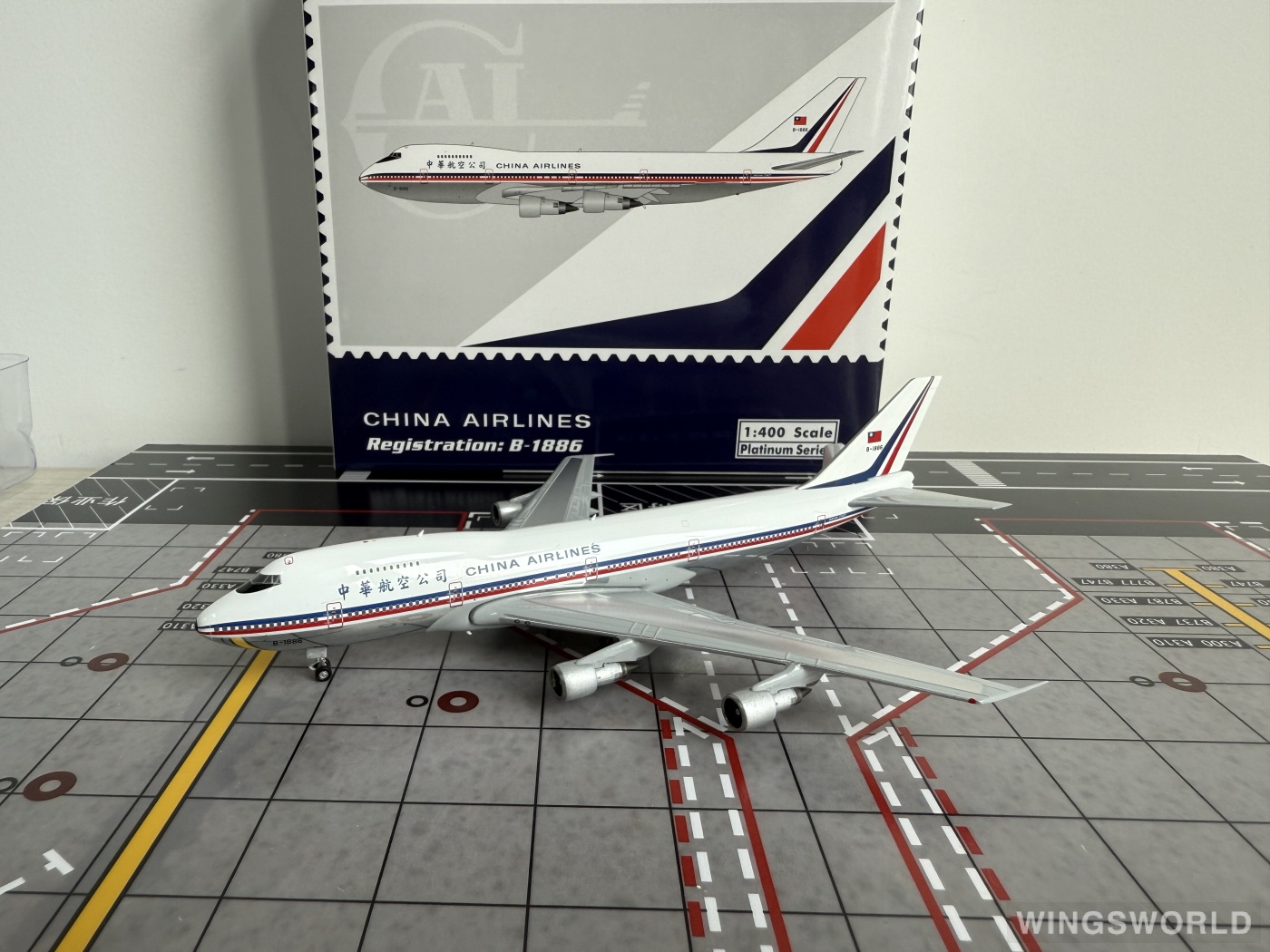 Phoenix 1:400 PH11968 China Airlines 中华航空 Boeing 747-200 B-1886