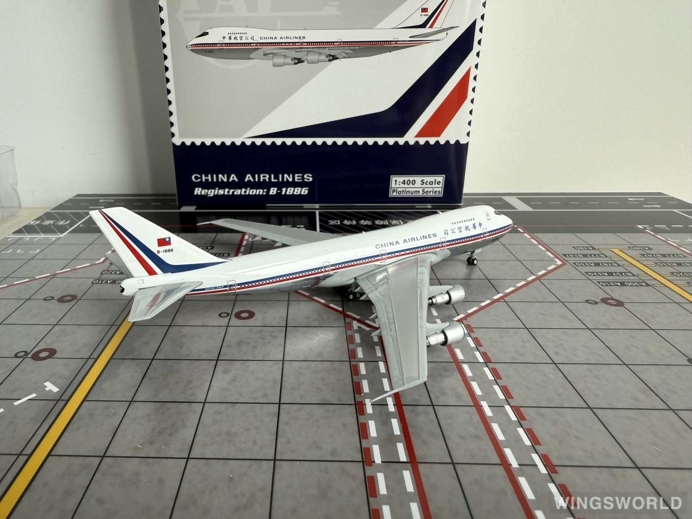 Phoenix 1:400 PH11968 China Airlines 中华航空 Boeing 747-200 B-1886