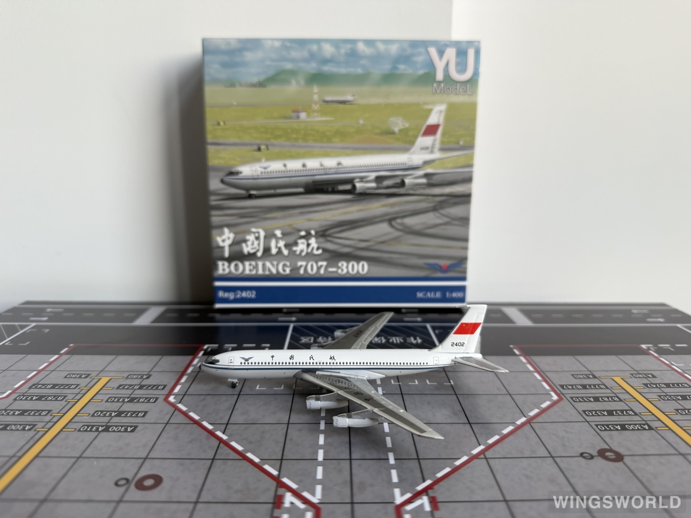 YU MODEL 1:400 YU37001 CAAC 中国民航 Boeing 707-300 2402