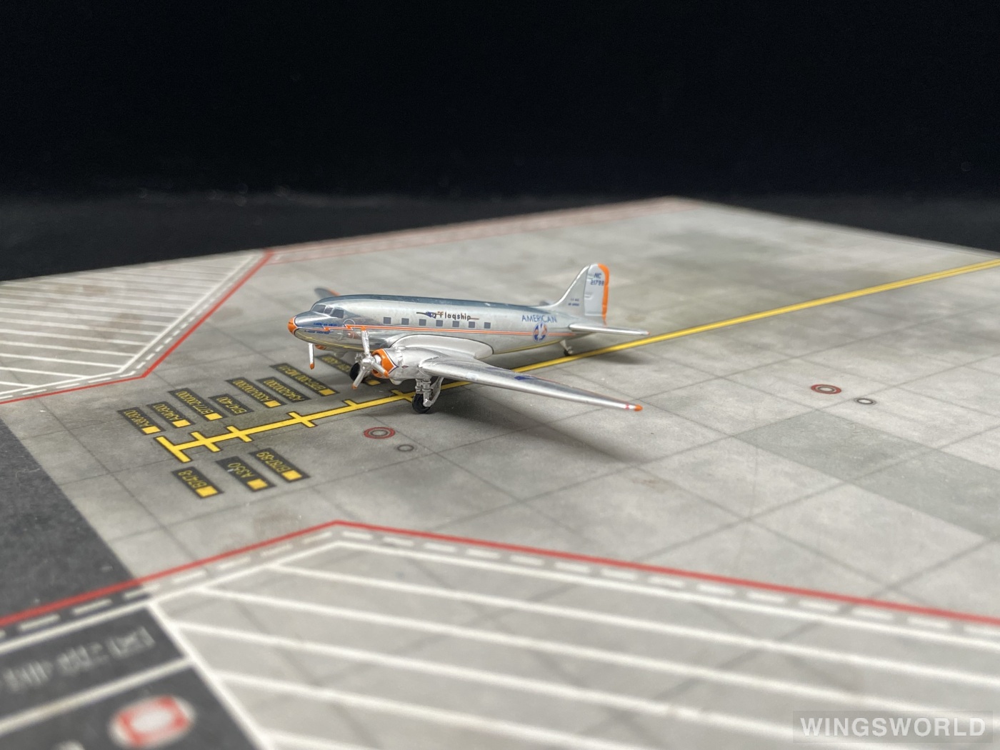AeroClassics 1:400 ACNC21798 American Airlines 美国航空 Douglas DC-3 NC21798