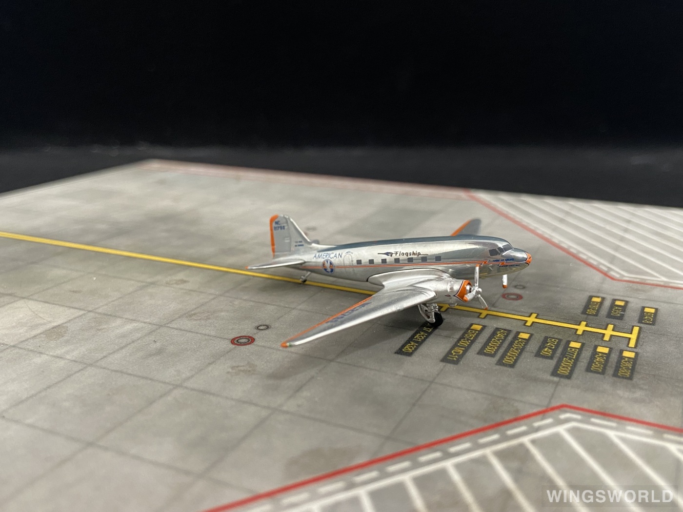 AeroClassics 1:400 ACNC21798 American Airlines 美国航空 Douglas DC-3 NC21798
