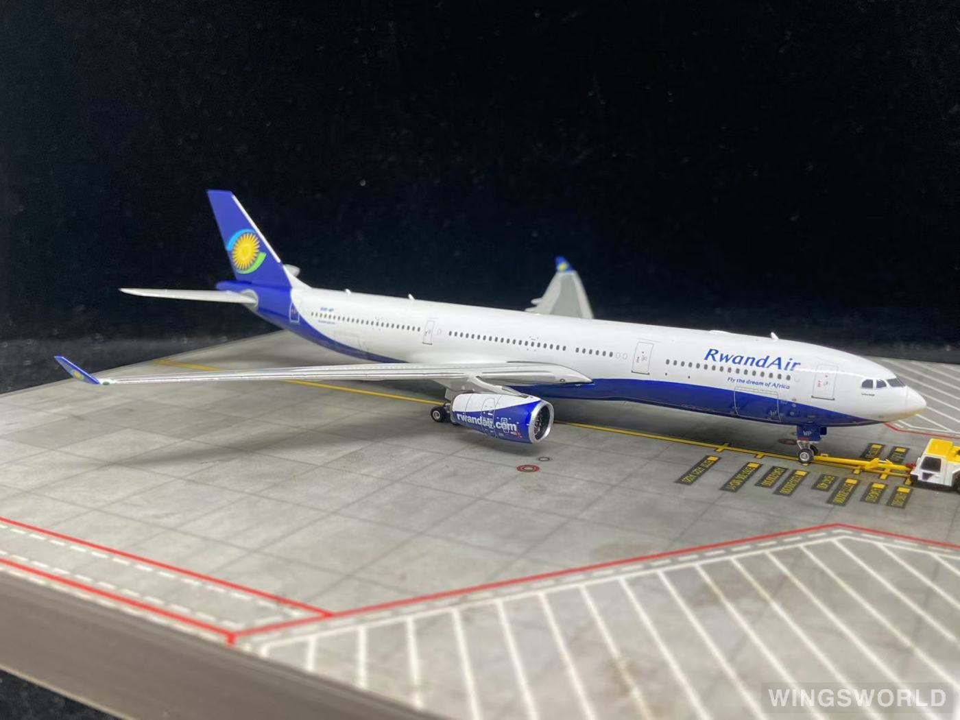 Phoenix 1:400 Airbus A330-300 RwandAir 卢旺达航空PH11943 9XR-WP 的