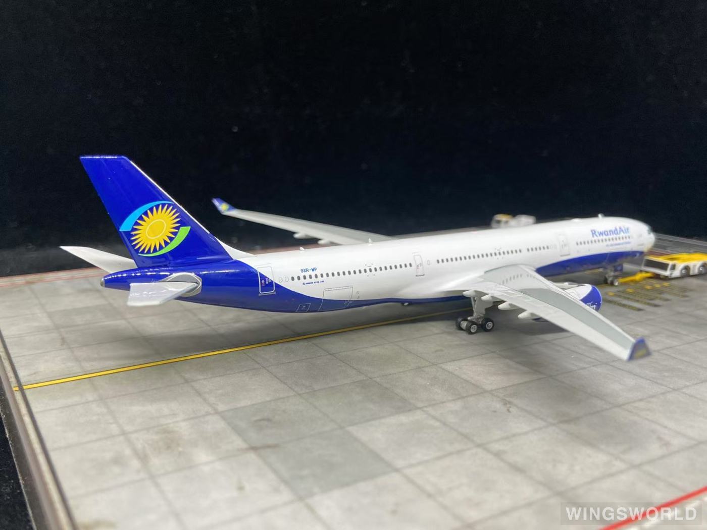 Phoenix 1:400 PH11943 RwandAir 卢旺达航空 Airbus A330-300 9XR-WP
