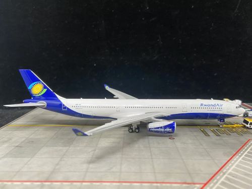 PH11943 RwandAir Airbus Airbus A330-300 9XR-WP Phoenix 1:400