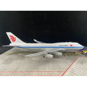 Air China 中国国际航空 Boeing 747-400 B-2472  XX4872 JC Wings 1:400