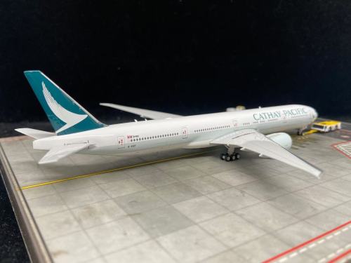 PH04609 Cathay Pacific 国泰航空Boeing 777-300ER B-KQF