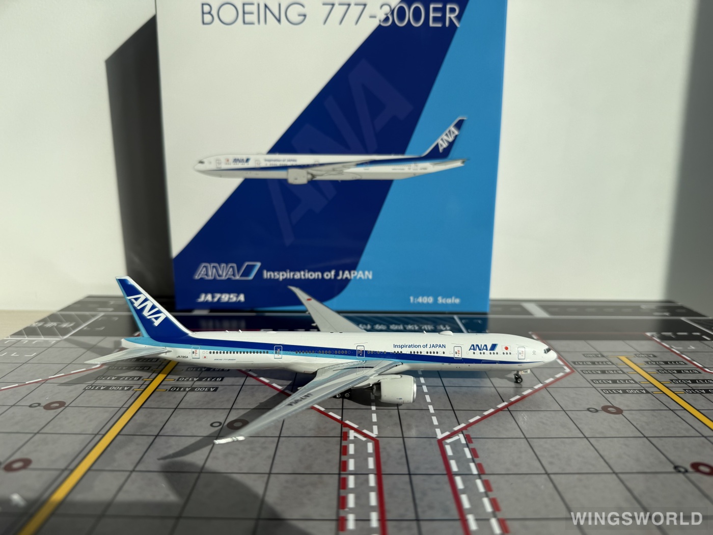 Phoenix 1:400 PH04621 ANA 全日空 Boeing 777-300ER JA795A