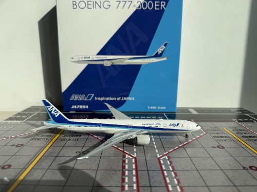 ANA 777-300ER 全日空 JA795A ph 1:400 PH04621 ANA 全日空Boeing 777-300ER JA795A Phoenix 1:400