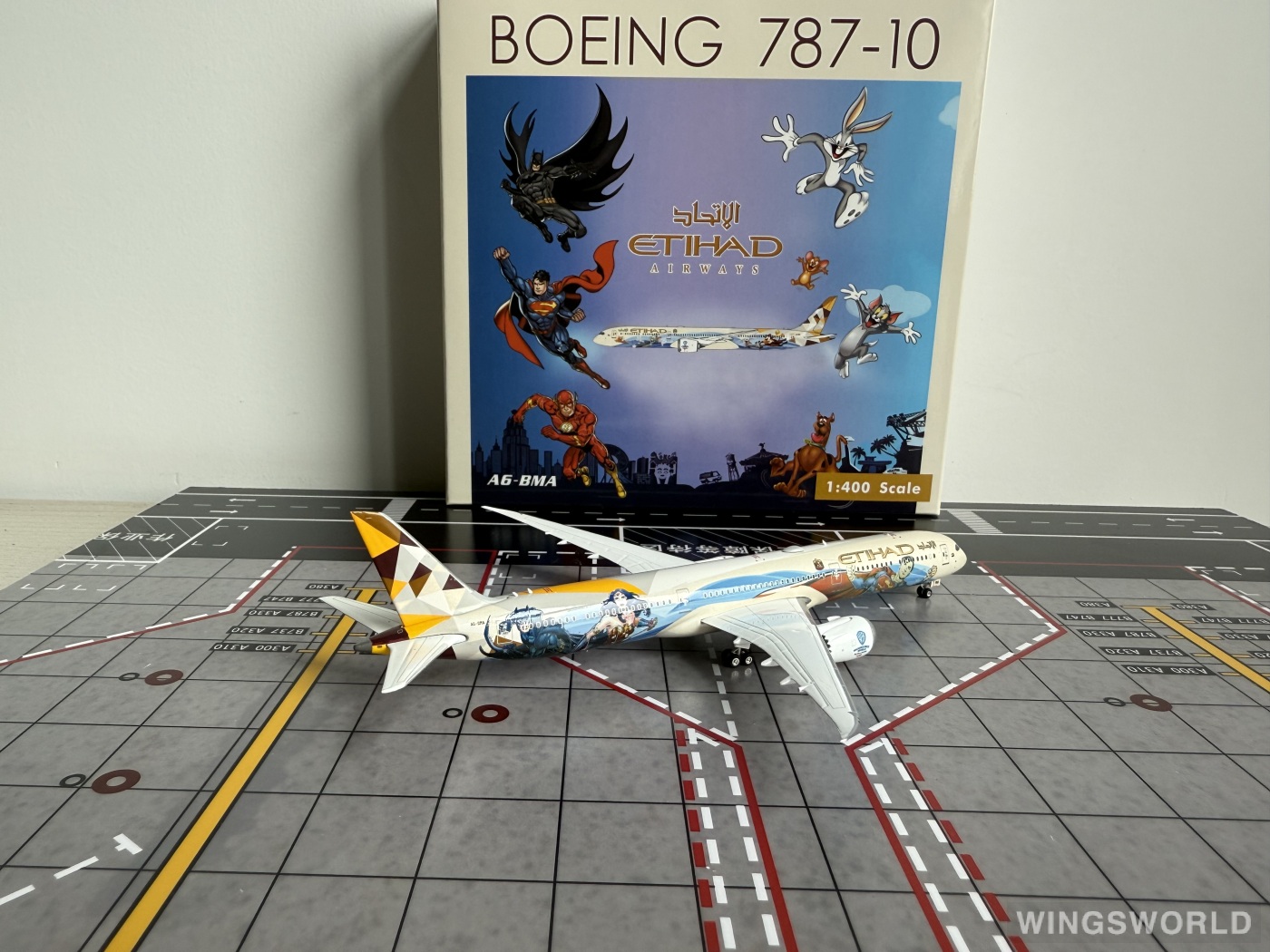 Phoenix 1:400 PH04608 Etihad Airways 阿提哈德航空 Boeing 787-10 A6-BMA