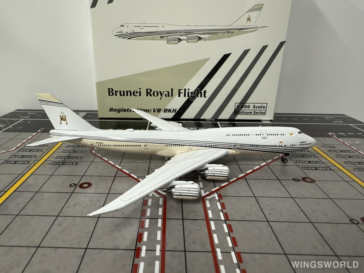 Phoenix 1:400 PH11947 Royal Brunei 文莱皇家航空 Boeing 747-8i V8-BKH