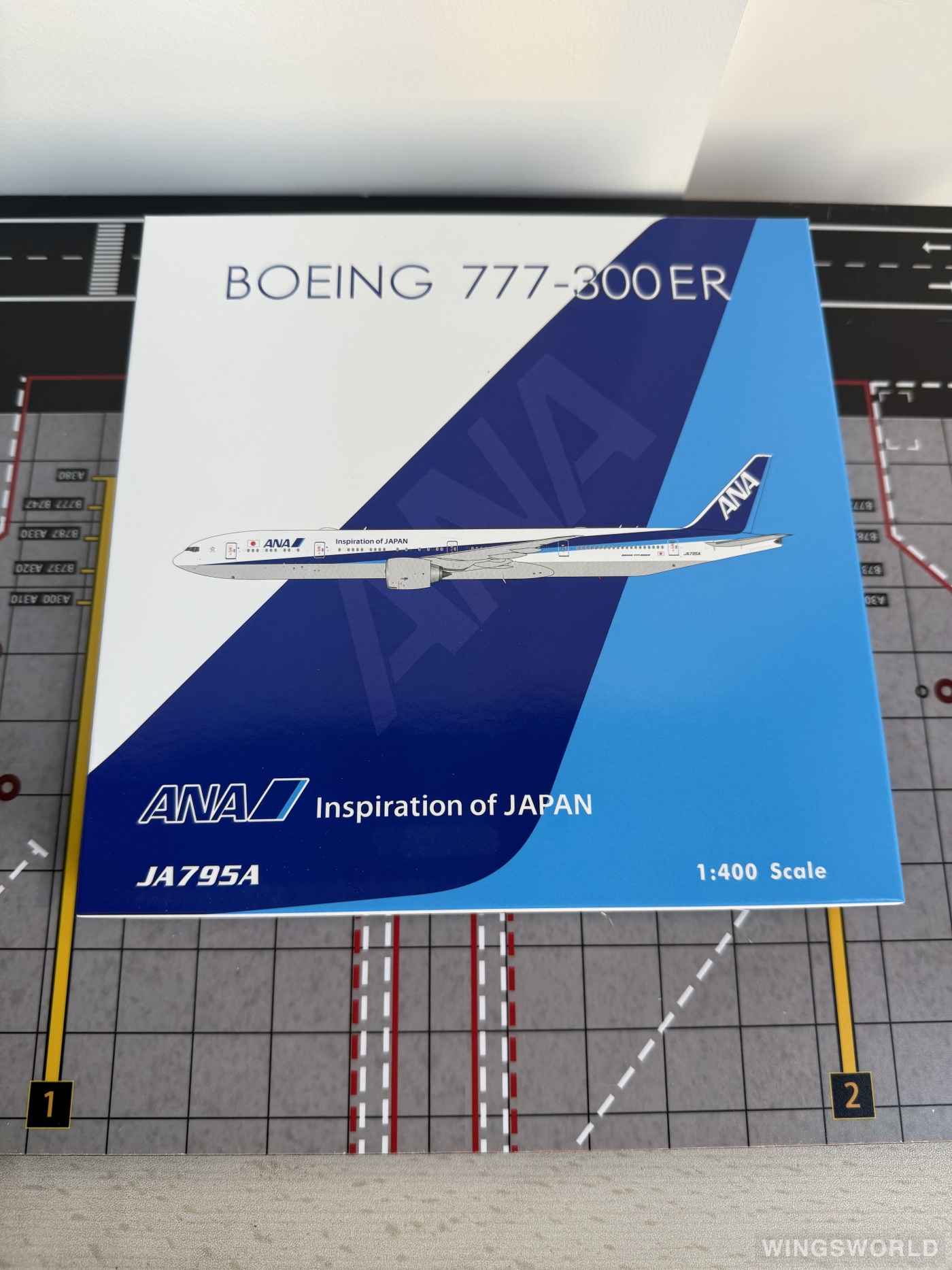 ## 専用 ## ANA 777-300ER JA795A ph 1:400 Phoenix ANA Boeing B777-300ER JA795A 1/400 PH4621 - Model