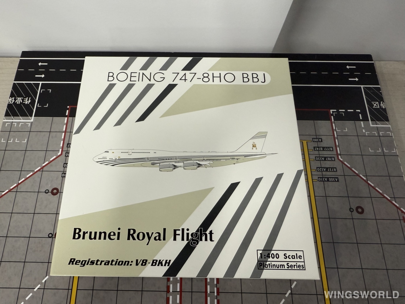Phoenix 1:400 PH11947 Royal Brunei 文莱皇家航空 Boeing 747-8i V8-BKH