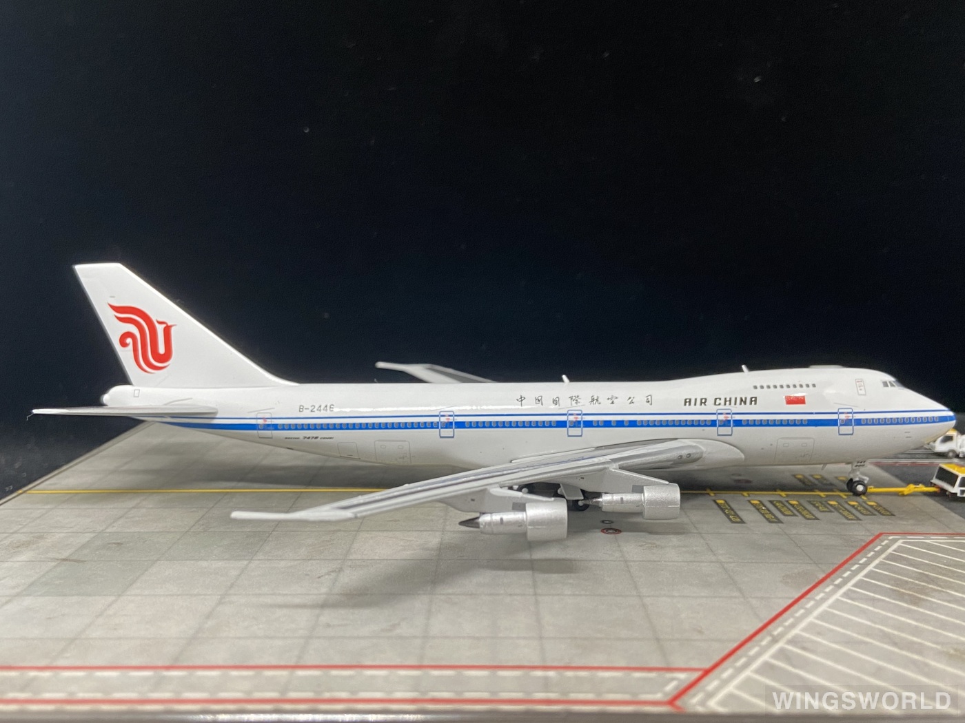 Undefined Collectibles 1:400 UC4B2446 Air China 中国国际航空 Boeing 747-200 B-2446