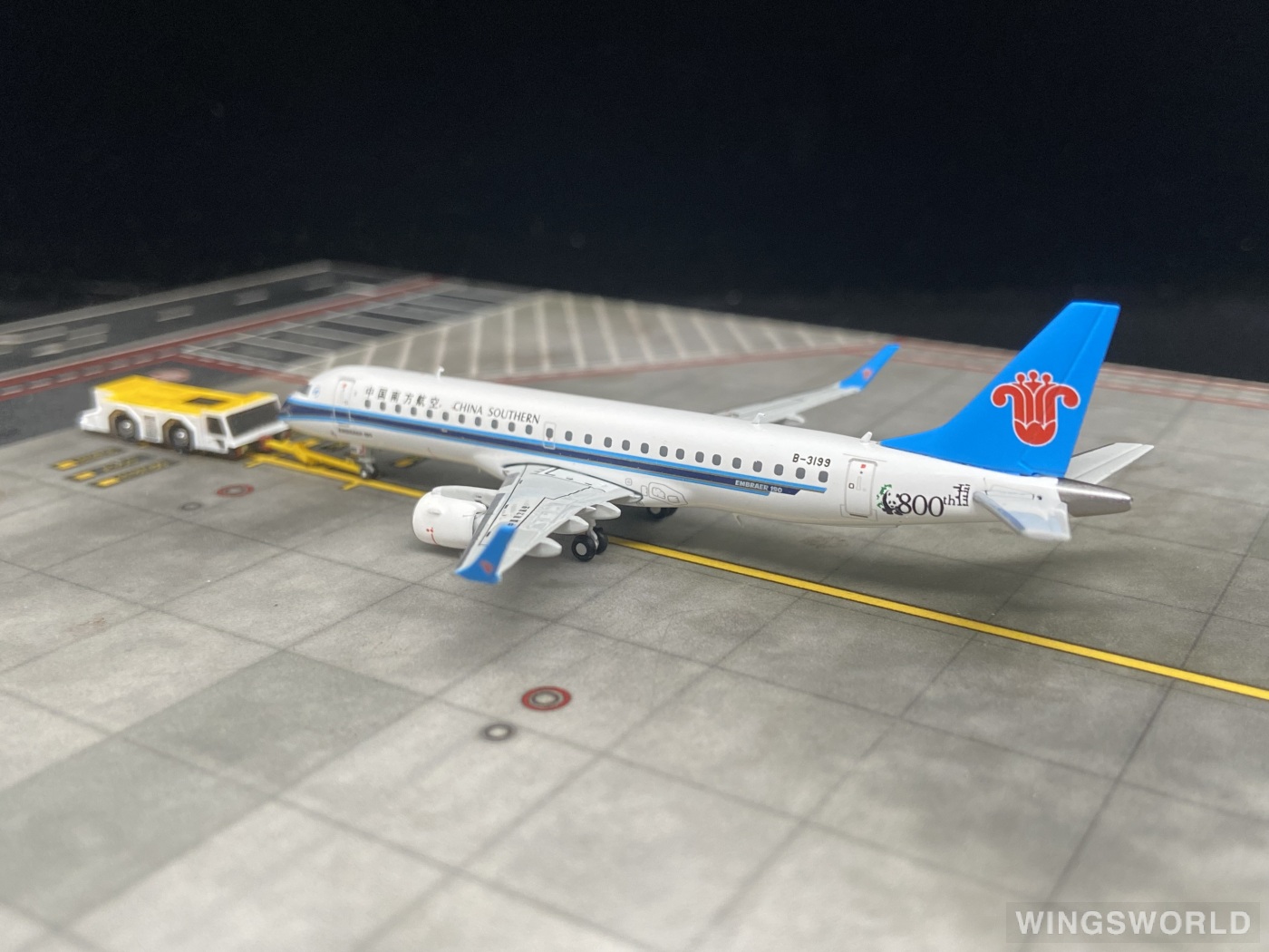 Undefined Collectibles 1:400 90CZB5 China Southern 中国南方航空 Embraer ERJ-190 B-3199
