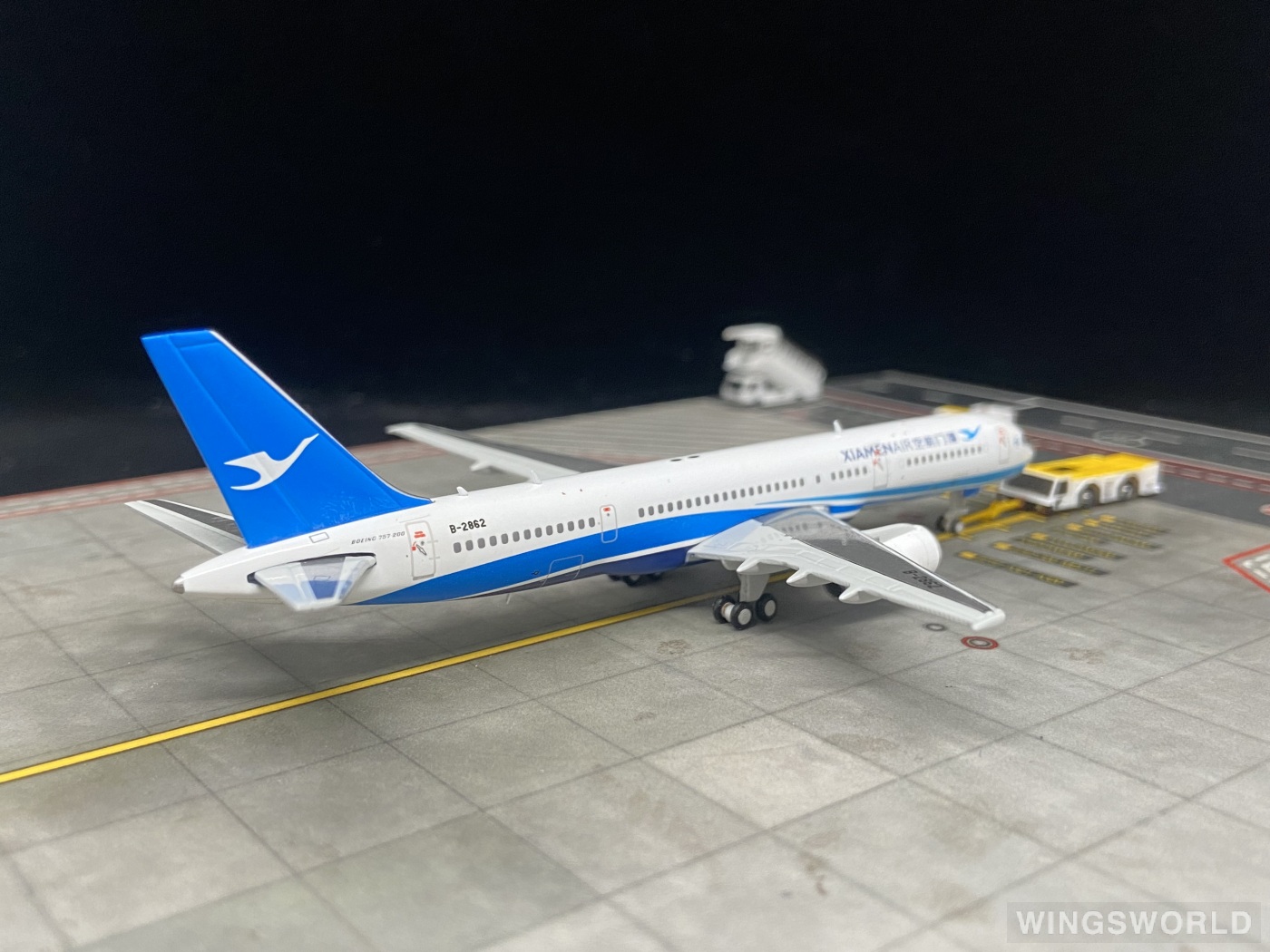 Undefined Collectibles 1:400 52MFS3 XiamenAir 厦门航空 Boeing 757-200 B-2862