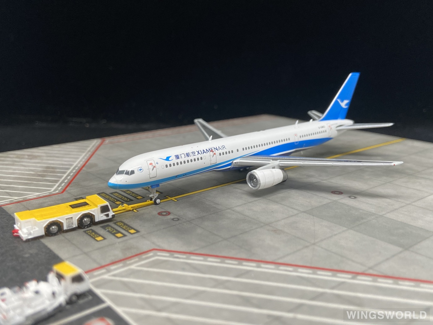Undefined Collectibles 1:400 52MFS3 XiamenAir 厦门航空 Boeing 757-200 B-2862